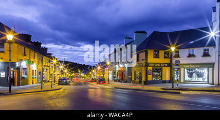 Night Street Szenen der Stadt Westport, Grafschaft Mayo, Irland Stockfoto