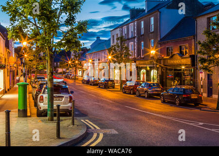 Night Street Szenen der Stadt Westport, Grafschaft Mayo, Irland Stockfoto