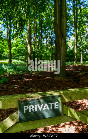 Blenheim Palace. Private Zeichen auf dem Gelände des englischen Country Estate. Privates Land/Sicherheit. Woodstock, Oxfordshire, England, Vereinigtes Königreich. Stockfoto