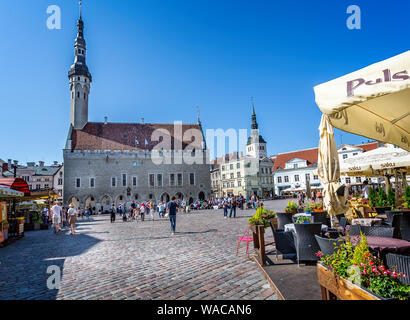 Mittelalterlichen gotischen Rathaus Rathausplatz, Tallinn, Estland am 21. Juli 2019 Stockfoto