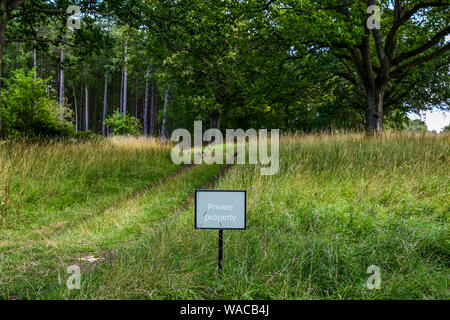 Blenheim Palace. Private Zeichen auf dem Gelände des englischen Country Estate. Privates Land/Sicherheit. Woodstock, Oxfordshire, England, Vereinigtes Königreich. Stockfoto