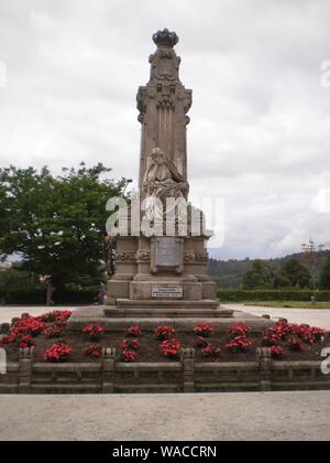 Prächtige Denkmal Rosalia de Castro in Santiago De Compostela. August 7, 2012. Santiago Coruna Galizien, Spanien. Ferienhäuser Natur Straße Stockfoto