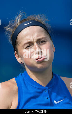 Jelena Ostapenko Lettlands ziehen Gesicht während des Spiels mit Daria Kasatkina Russlands bei Aegon International 2016, Eastbourne, England - Sonntag, 19., 18. Stockfoto