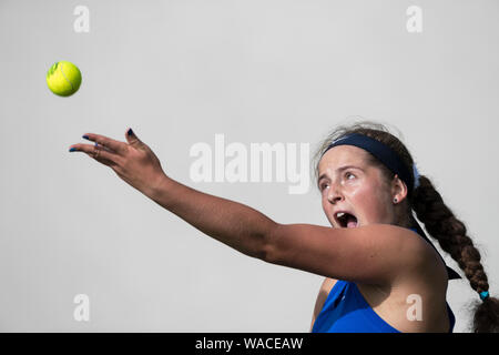 Jelena Ostapenko Lettlands gegen Daria Kasatkina Russlands bei Aegon International 2016, Eastbourne, England - Sonntag, den 19, Juni, 2016. Foto Stockfoto