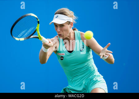 Aegon International 2016, Eastbourne, England - Johanna Konta der GBR spielen einhändig Vorhand gegen Petra Kvitova der tschechischen Republik. Wednesda Stockfoto