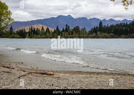 See am Wakatipu See in Queenstown, NZ Stockfoto