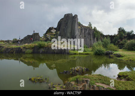 Basalt Felsen Panská skála (Lord's Rock) in der Nähe von Kamenický Šenov in Nordböhmen, Tschechische Republik. Stockfoto