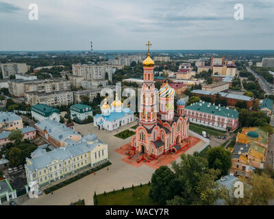 Luftaufnahme von drohne von Christi Himmelfahrt Kloster in Tambow, Russland. Stockfoto