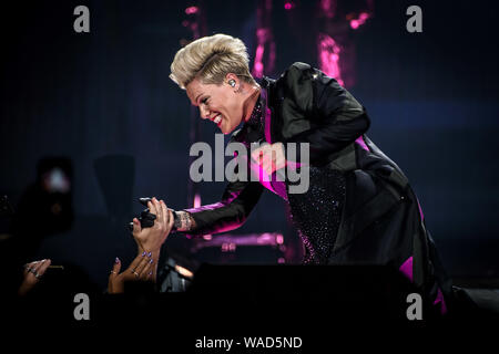 August 18, 2019, Toronto, Ontario, Kanada: Alecia Beth Moore, professionell, bekannt als Rosa (stilisiert als P!nk) eine ausverkaufte Show in Toronto. Im Bild: Rosa (Credit Bild: © Engel Marchini/ZUMA Draht) Stockfoto