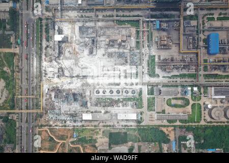 Ein Luftbild von Schäden, die durch die Explosion, die angeblich Ergibt 10 Todesfälle verursacht, platzt Yima Vergasungsanlage von Henan Kohle chemische Stockfoto