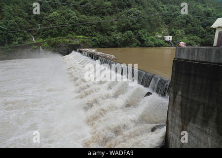 Hochwasser Flut von Jinxi Reservoir in Yongjia County, Wenzhou, China Zhejiang provinz, 10. Juli 2019. Luftbilder auf 10 Stockfoto