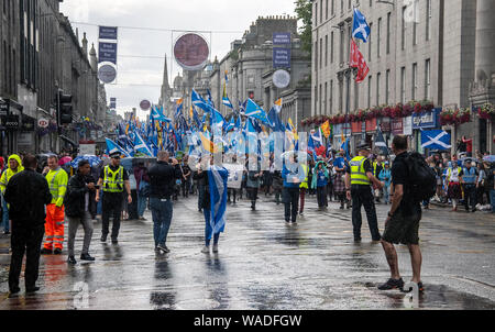 Aberdeen, Schottland, Großbritannien. 17. August 2019: ein Marsch für die schottische Unabhängigkeit in der Stadt Aberdeen. Stockfoto