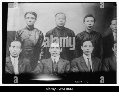 Dr. Sun Yat Sen, vorne in der Mitte der Gruppe Stockfoto