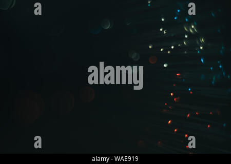 Schönen bunten Bokeh auf einem dunklen Hintergrund. Stockfoto