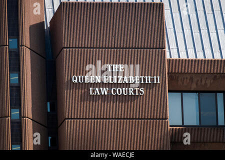 Die Außenseite der Königin Elizabeth II Gerichte in Liverpool Stockfoto