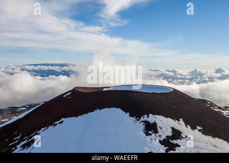 Schlackenkegel auf dem Gipfel des Mauna Kea, Hawaii Stockfoto