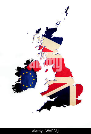 Karte von Großbritannien mit Flaggen über gelegt. Stockfoto