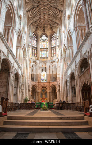 Die Innen- und Sitz des Bischofs von Norwich Cathedral Stockfoto