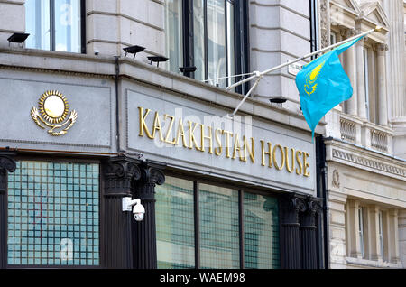 London, England, UK. Kasachstan (Kasachisch Botschaft) bei 125 Pall Mall Stockfoto