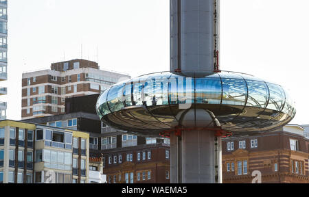 Brighton UK 20. August 2019 - Die British Airways ich 360 Aussichtsturm erhält seinen Morgen sauber wie der Wetterbericht in den nächsten Tagen insbesondere gegenüber der Bank Holiday Wochenende in Großbritannien Kredit zu verbessern: Simon Dack/Alamy leben Nachrichten Stockfoto