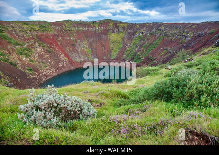 Kerio vulkanischen Krater Kerid See auch genannt oder Kerith im südlichen Island ist ein Teil der Golden Circle Route. Stockfoto