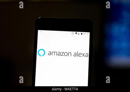 In diesem Foto Illustration der Amazon Alexa Logo wird auf dem Smartphone angezeigt. Stockfoto