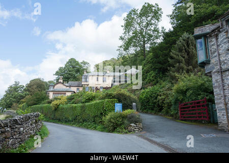 John Ruskins Brantwood Haus und Museum, mit Blick auf Coniston Water, Cumbria, England, Großbritannien Stockfoto