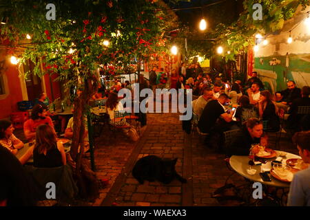 Eine atmosphärische Ungarische bar in der Siebenbürgischen Stadt Targu Mures in Rumänien. Bild von Adam Alexander Stockfoto