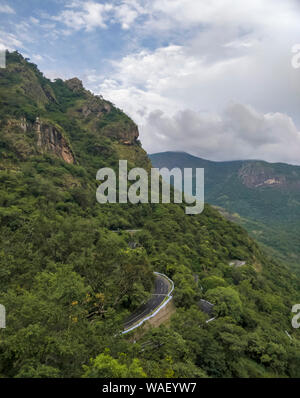 Ghat an oder Anamala Anaimalai Hills, auch als der Elefant Berge in den Western Ghats, Indien bekannt. Stockfoto