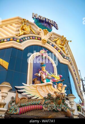 Eingang von Harrah's Casino und Hotel, Las Vegas Strip, Las Vegas, Nevada, USA Stockfoto