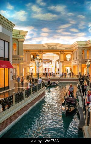 Replica Venedig, venezianischen Gondeln auf dem Canal, Grand Canal, Canal Grande, unter künstlichen Himmel, Venetian Resort Hotel Casino, Las Vegas Strip, Las Stockfoto