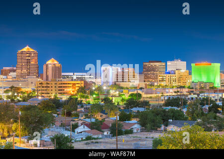 Albuquerque, New Mexico, USA downtown Stadtbild in der Dämmerung. Stockfoto