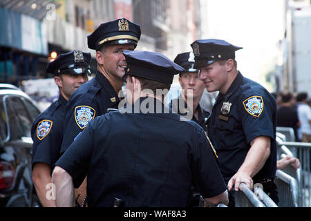 New Yorker Polizei (NYPD) in den Straßen von Manhattan New York City Stockfoto