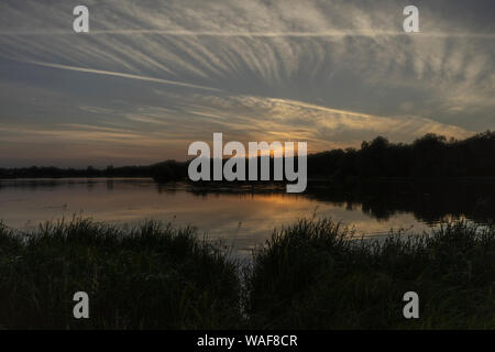 Sonnenuntergang auf Linlithgow Loch Stockfoto