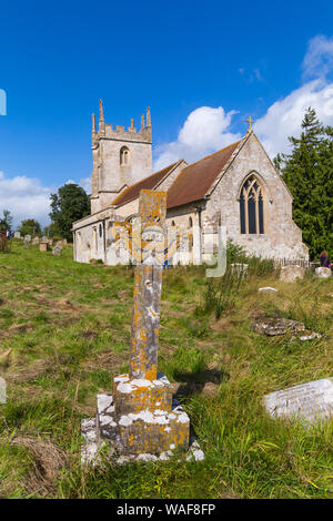 Imber Kirche, St Giles Kirche, am Tag der offenen Tür für Besucher zu sehen, die verlassenen Geisterdorf von imber auf Salisbury, Wiltshire UK im August Stockfoto