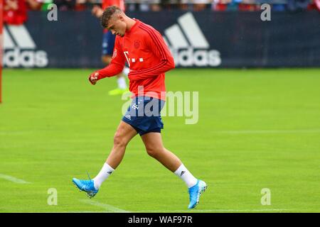 München, Deutschland. 20 Aug, 2019. Muenchen, Deutschland August 20, 2019: 1. BL-19/20 - FC Bayern München Ausbildung 20.08.2019 Benjamin Pavard (FC Bayern München), Aktion/Single Image/Freisteller/| Verwendung der weltweiten Kredit: dpa/Alamy leben Nachrichten Stockfoto