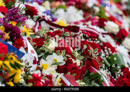Unregelmäßig Blumen in verschiedenen Farben, Multi floral background Farbige Stockfoto