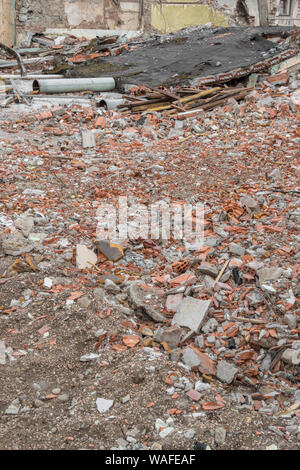 Abbruch von Gebäuden im städtischen Umfeld. Stockfoto