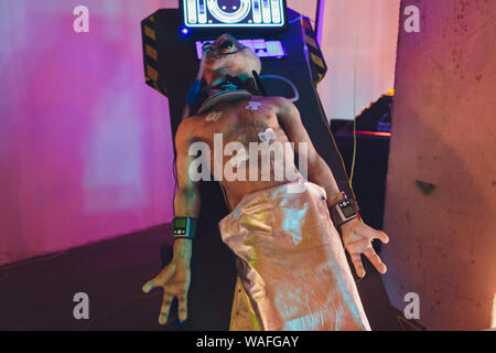 Außerirdische Außerirdische in einem Versuchslabor im UFO Stockfoto