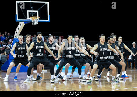 20. August 2019; Quay Centre, Sydney, Australien; Internationaler Basketball, Kanada gegen Neuseeland groß Schwarze; die hohen Schwarzen führen ihre vor - Spiel hakka - redaktionelle Verwendung. Stockfoto