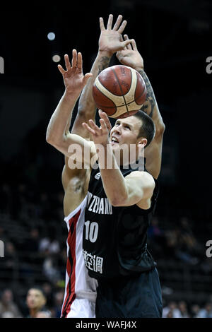 20. August 2019; Quay Centre, Sydney, Australien; Internationaler Basketball, Kanada gegen Neuseeland Tall Blacks; Tom Abercrombie von Neuseeland erreicht für die Kugel - redaktionelle Verwendung. Stockfoto