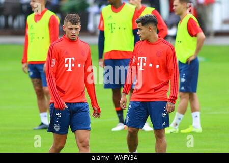München, Deutschland. 20 Aug, 2019. Muenchen, Deutschland August 20, 2019: 1. BL-19/20 - FC Bayern München Ausbildung 20.08.2019 v. li. Michael Cuisance (Bayern München) und Philippe Coutinho (Bayern München) | Verwendung der weltweiten Kredit: dpa/Alamy leben Nachrichten Stockfoto