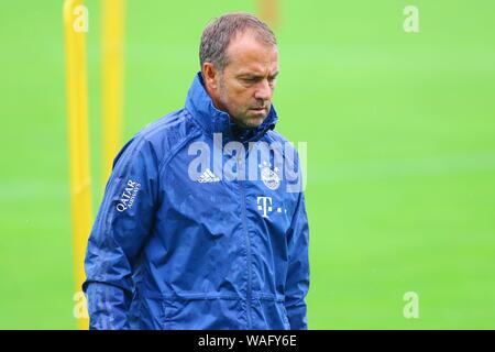 München, Deutschland. 20 Aug, 2019. Muenchen, Deutschland August 20, 2019: 1. BL-19/20 - FC Bayern München Ausbildung 20.08.2019 Trainer Hansi Flick (FC Bayern München), Förderung/Single Image/| Verwendung der weltweiten Kredit: dpa/Alamy leben Nachrichten Stockfoto