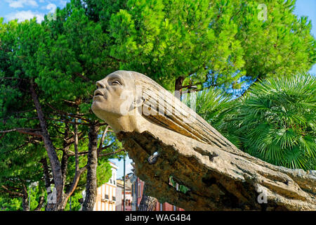 "Kunstwerk, Il Monumento ai valorosi Aviatori del Reparto Alta Velocità''''', Desenzano del Garda Italien (Italia), 30077210 Stockfoto