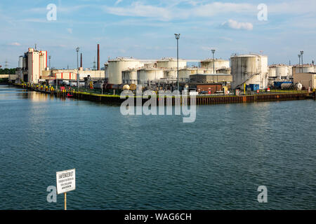 Außenansicht, field recording, Binnenhafen, Binnenschifffahrt, Binnenschiffahrt, Binnentransport, internen Datenverkehr, DE, DEU, Deutschland, Energie, Schiff, en Stockfoto