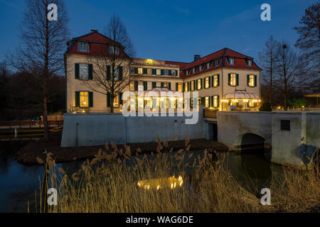 2010, Abend, Abend, Dämmerung, Abendlicht, Abendstimmung, Architektur, Außen, field recording, Barock, Gebäude, Beleuchtung, moun Stockfoto