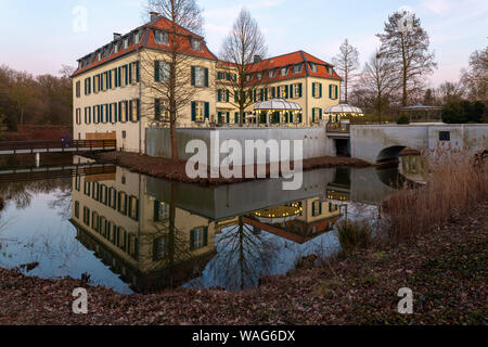 2010, Abend, Abend, Dämmerung, Abendlicht, Abendstimmung, Architektur, Außen, field recording, Barock, Gebäude, Berge, Bri Stockfoto