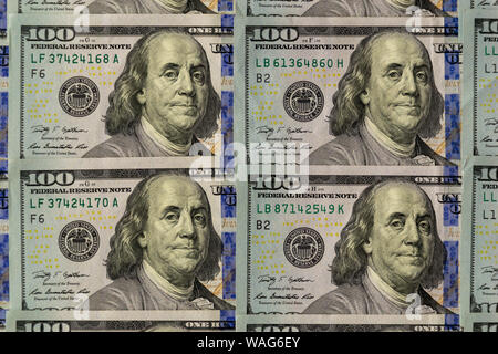 Stapel von Hundert US-Dollarnoten Geld Hintergrund das Finanzkonzept. Stockfoto