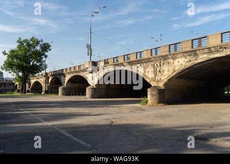 Hlavka Brücke in Prag ist Teil der wichtigen Verkehr Kommunikation durch die Innenstadt von Karlin, Holesovice entfernt. (CTK Photo/Vaclav Z Stockfoto