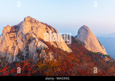 Herbst Bukhansan Berg in Seoul, Südkorea. Stockfoto